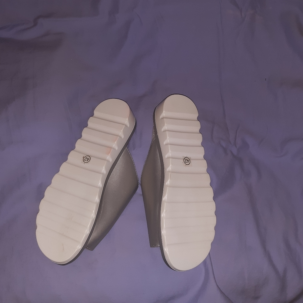 Sandals - Picture 4 of 4